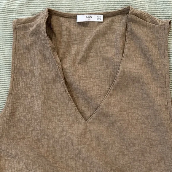 Brown Sleeveless Top and Pants Set - Picture 2 of 6